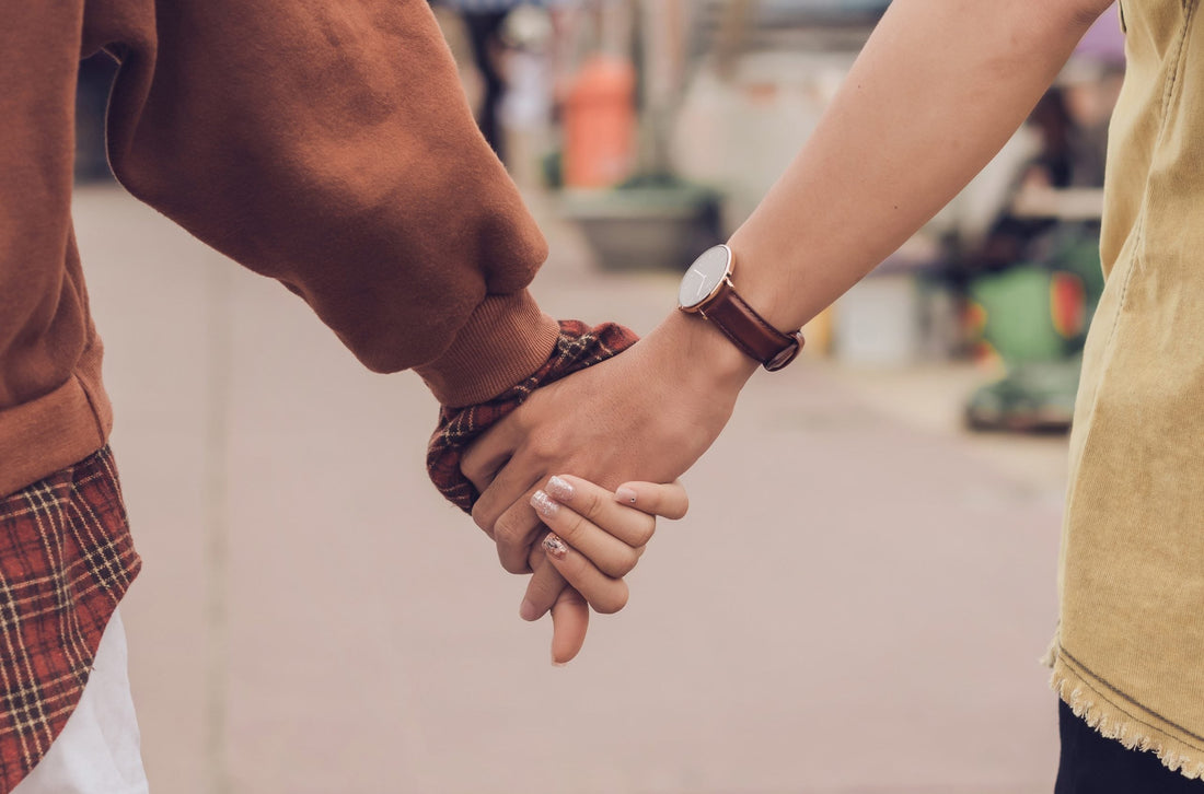 Managing Gift Expectations in New Relationships