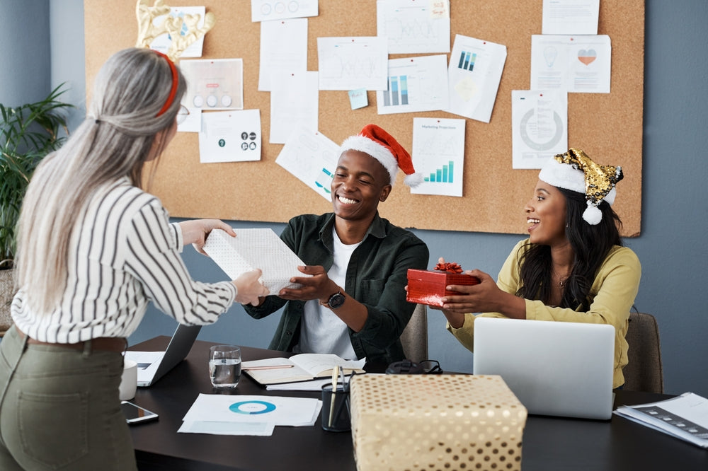 lunt gift guide: Awkward workplace gift exchanges